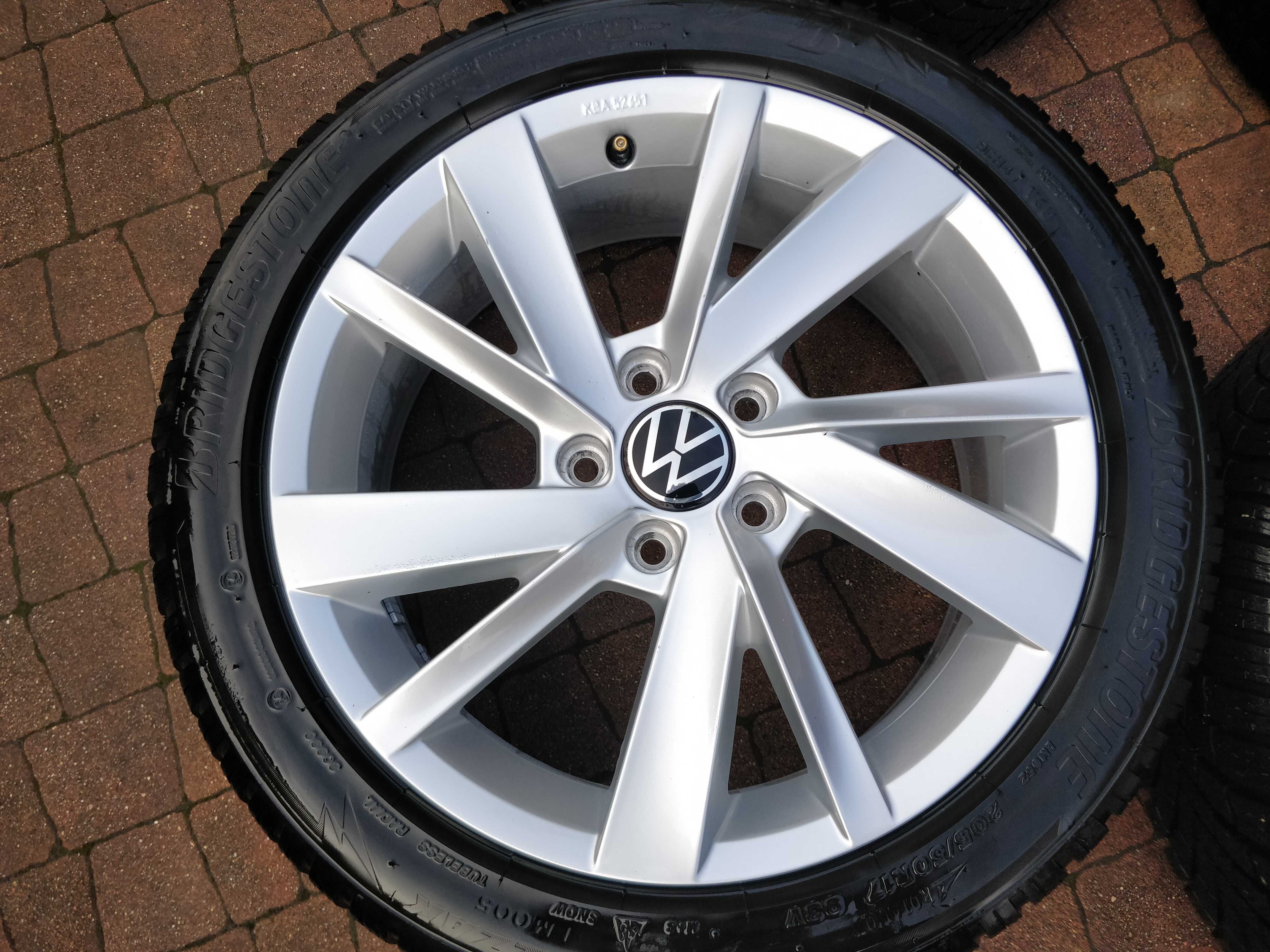 3483. Alufelgi 17" Vw Golf Mk8 VIII oryginalne 6.5J ET46 5x112