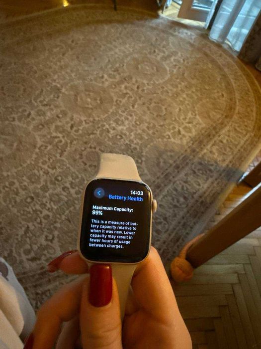 Apple Watch SE 2 (GPS), 40/44 мм — идеальное состояние