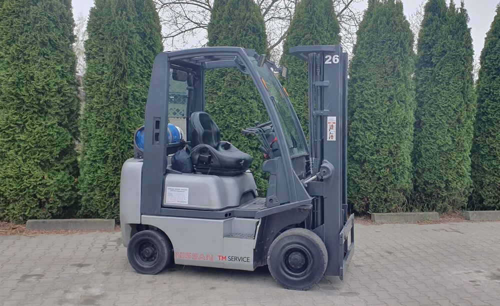 Nissan P1D1A18LQ  26 Wózek widłowy NISSAN P1D1A18LQ wolny skok , półkabina , GWARANCJA
