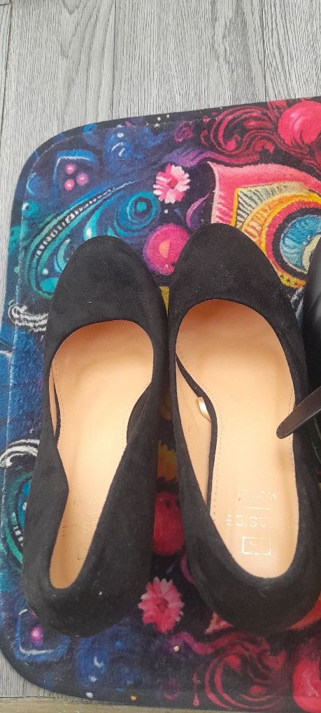 Calçado de mulher  botas, sapatos e botins