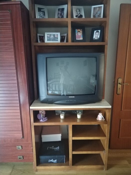Móvel em bom estado com pouco uso