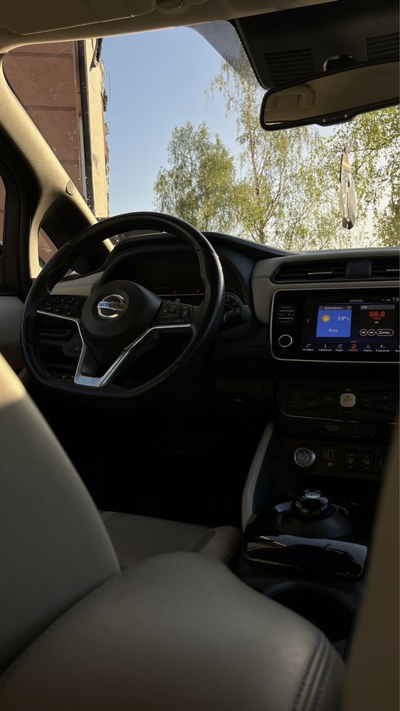 Nissan leaf tekna 2019