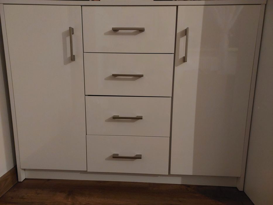 Biała komoda 110cm