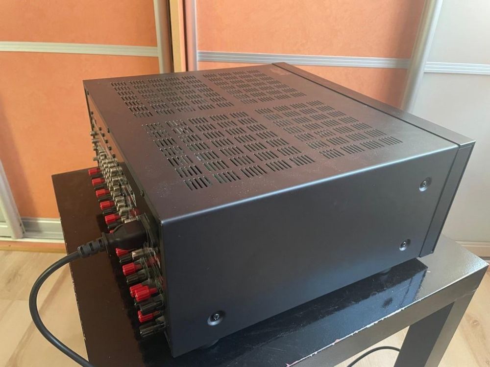 Amplituner ONKYO  TX-NR 818