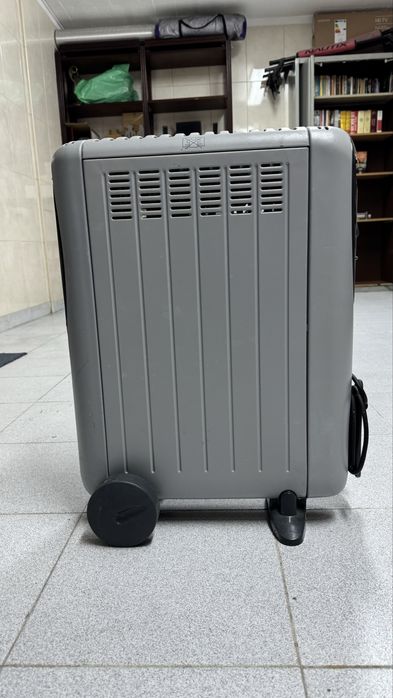 Aquecedor a óleo da marca BOSCH