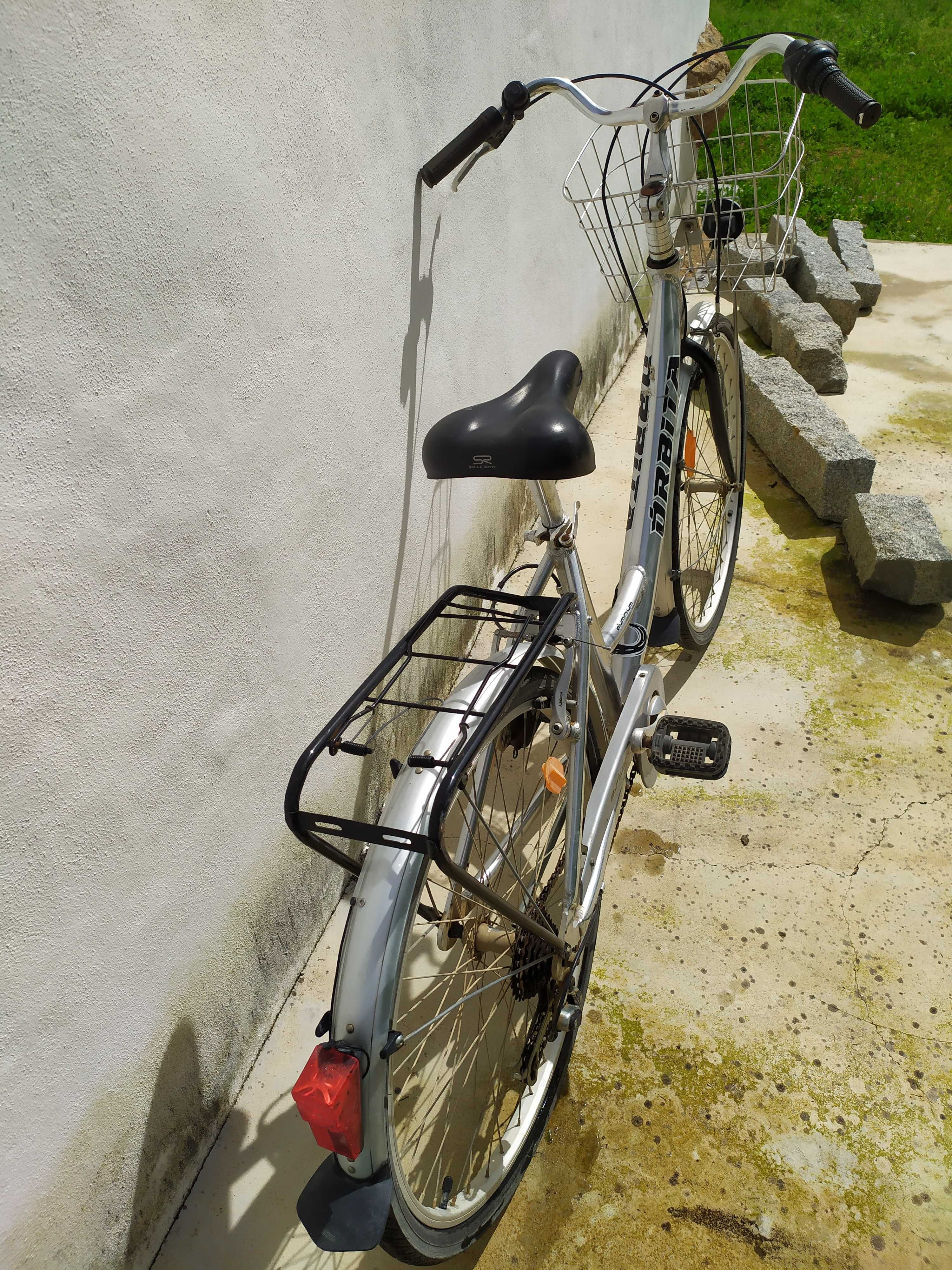 Bicicleta em alumínio Orbita, de senhora,