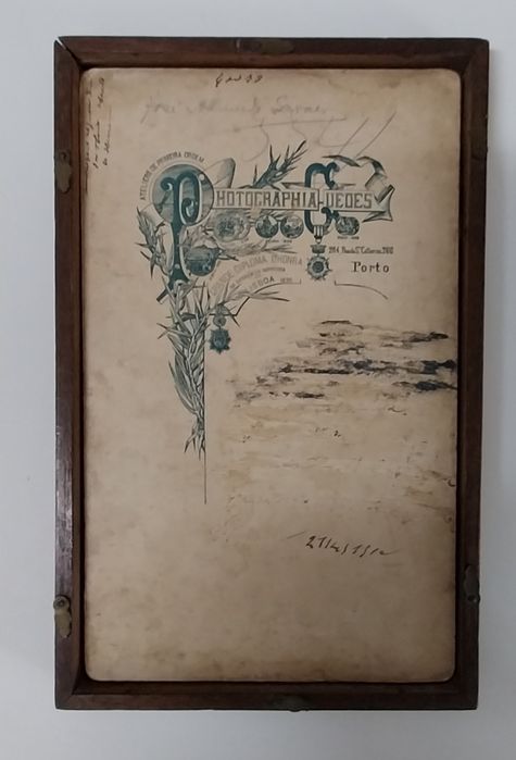 Moldura antiga em madeira exótica nobre