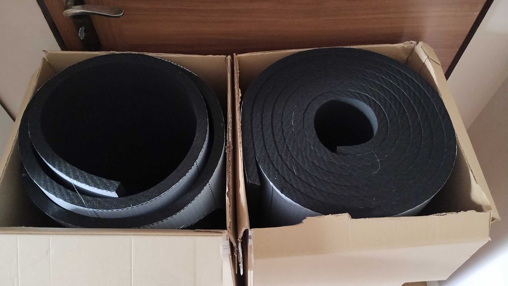 Pianka kauczukowa 100×100cm wygłuszająca. Samoprzylepna. Grubość 19mm.