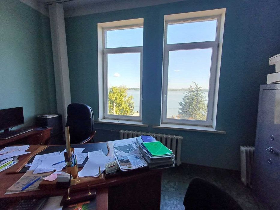 Продам 4-5 этаж нежилого помещения на Сичеславской набережной