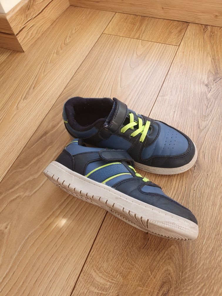 Buty na rzepy rozm. 33