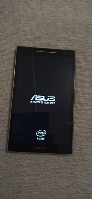 Планшет я Asus ZenPad 8.0