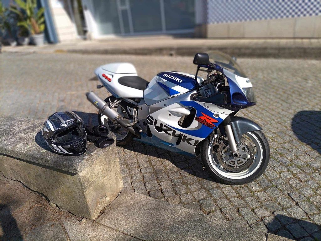 Suzuki GSXR 600 SRAD 25KW de livrete