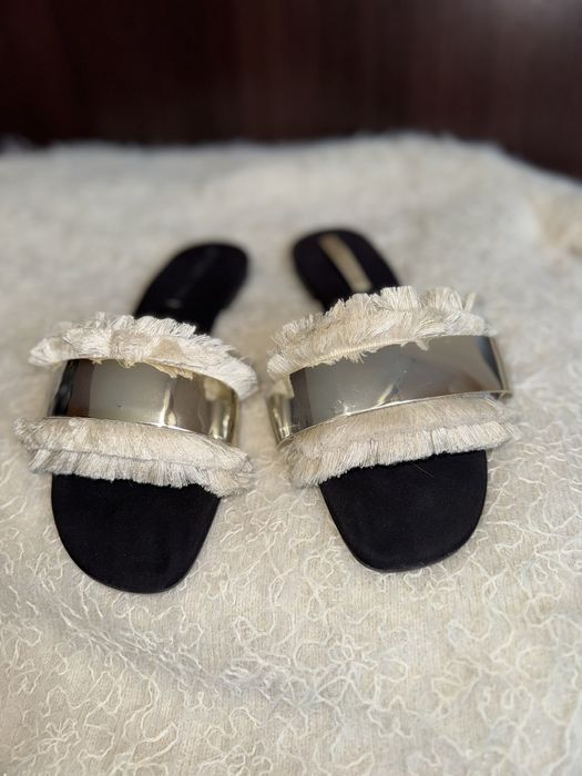 Zara klapki boho frędzle 41 złote blaszki glamour lustrzane