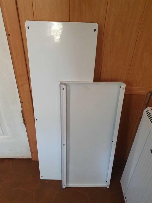 продаю ПОЛКИ (металл и стекло) для торговое оборудование