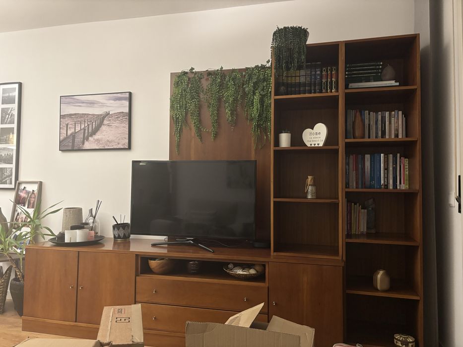 Movel aparador com prateleiras