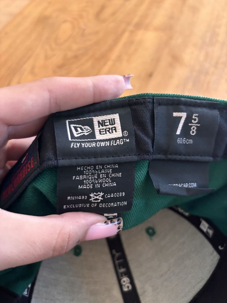 Męska czapka z daszkiem new era