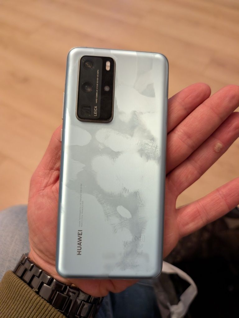 Google Pixel 7 Pro 128 GB + Huawei P40 Pro 256 GB + Dodatki