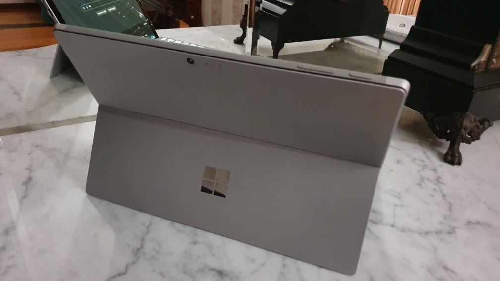 Microsoft Surface Pro 6 + teclado, caneta e bolsa