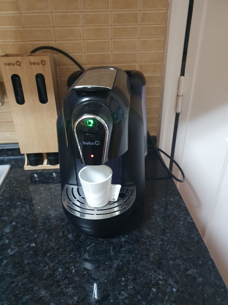 Maquina de café  Delta Q.