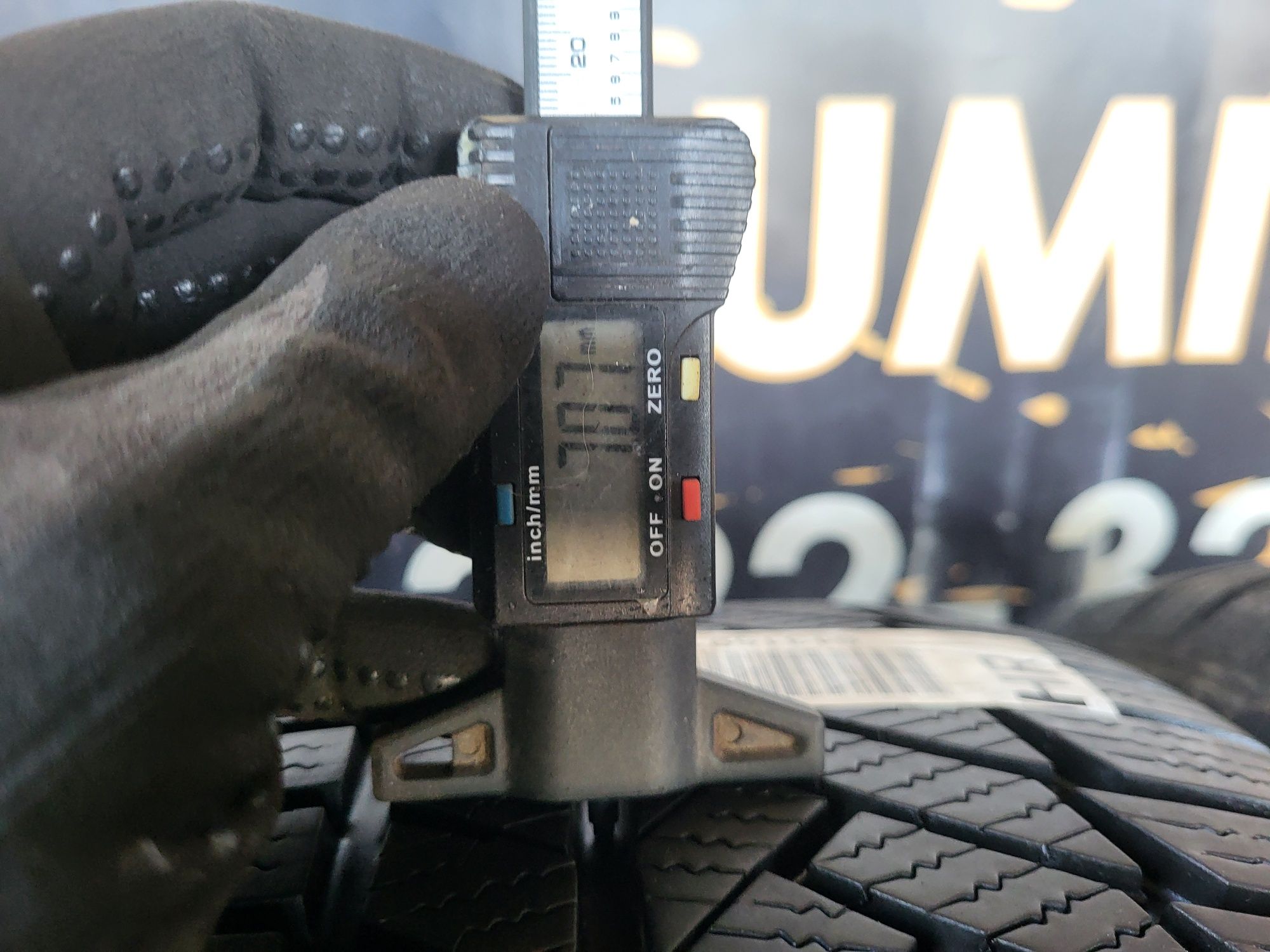 Opony zimowe 225/50/17 Continental 7/7,7mm