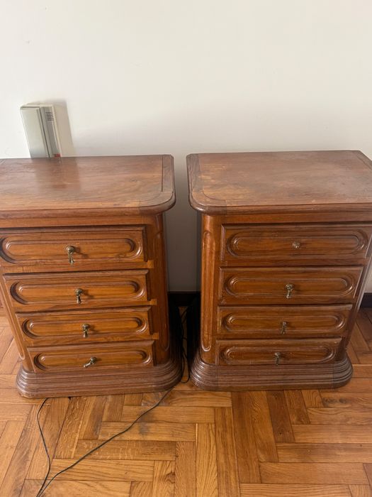 Mesas de cabeceira castanhas