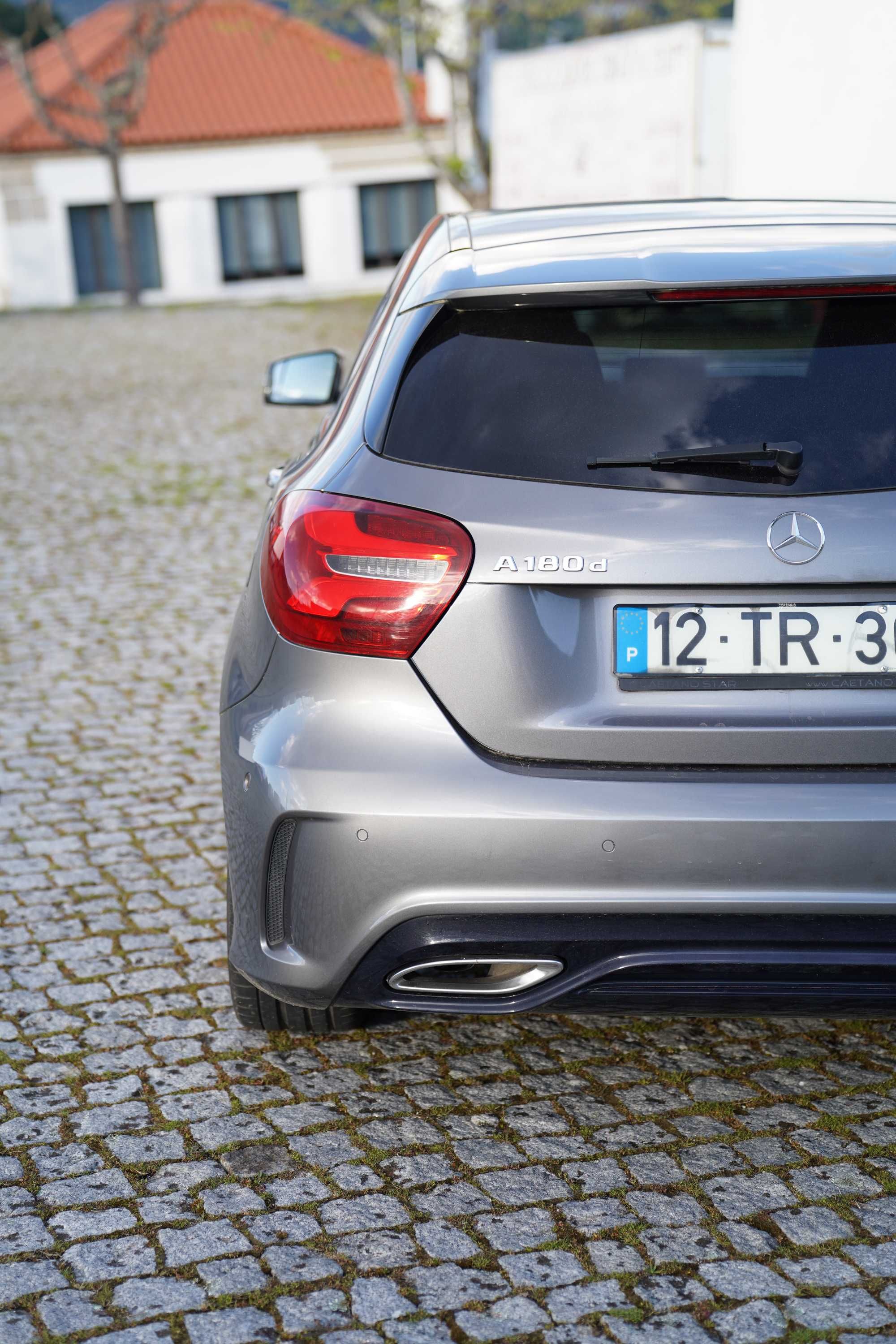 Mercedes-Benz A 180 d AMG Line