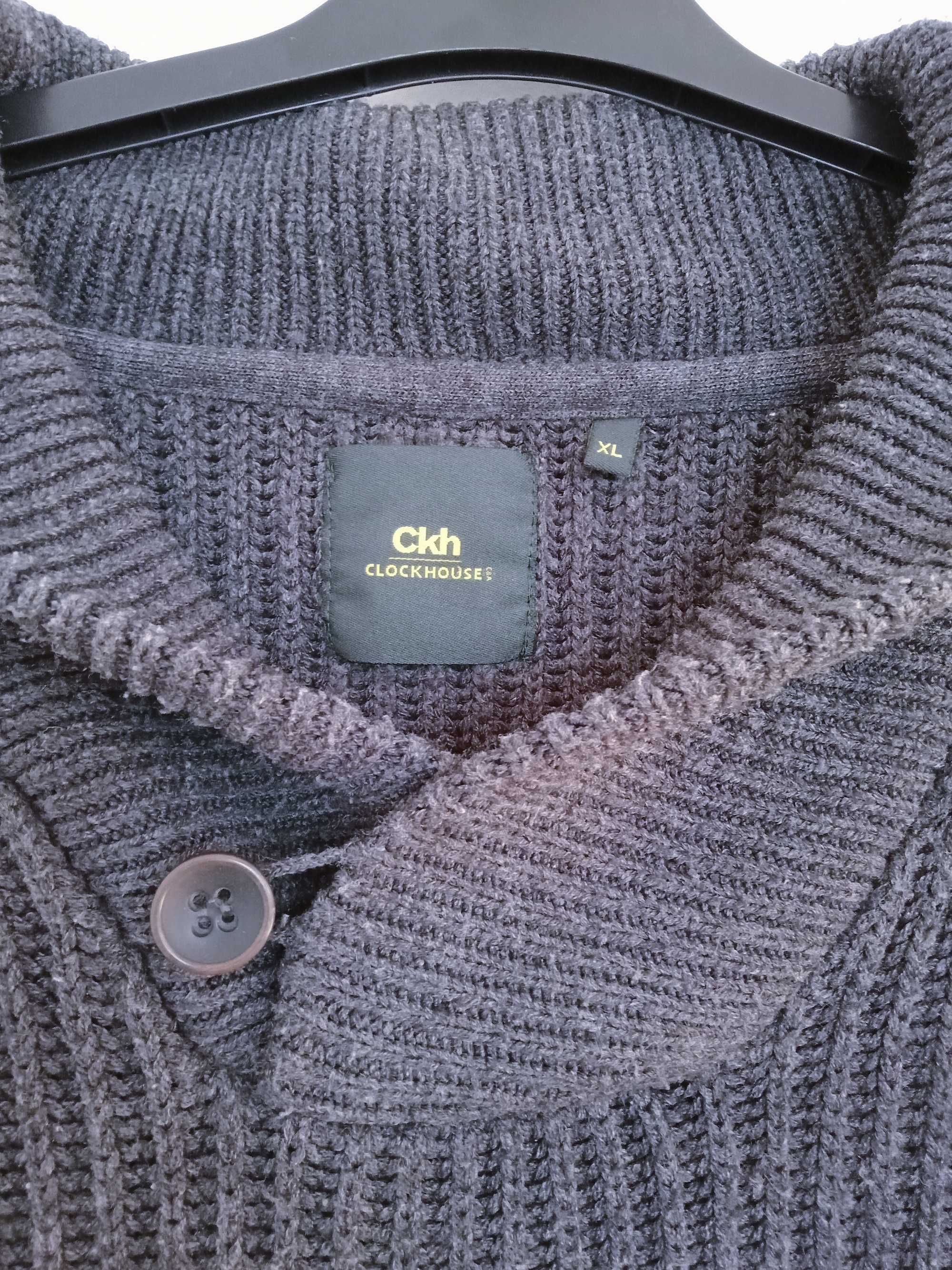 Sweter z szalowym kołnierzem