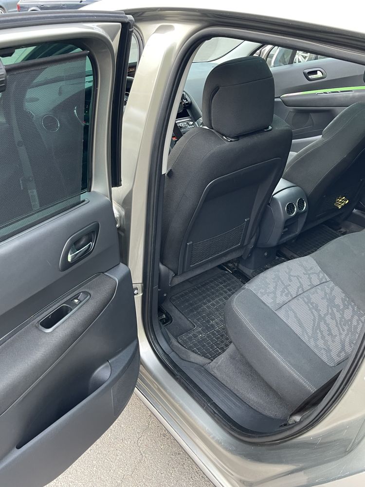 Peugeot 3008 1.6 дизель