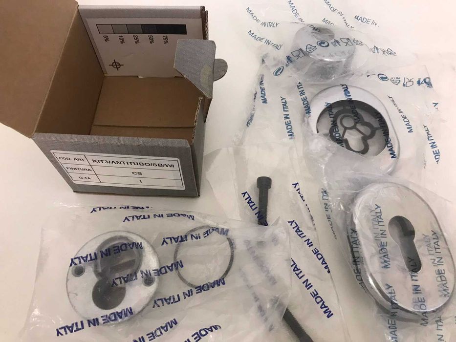 Броненакладка Azzi Fausto KIT3/ANTITUBO/SB/CS нова!