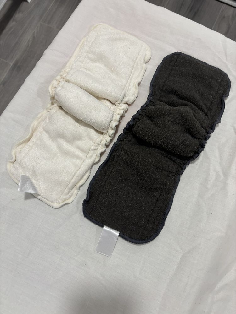 Varios absorventes para fraldas reutilizaveis