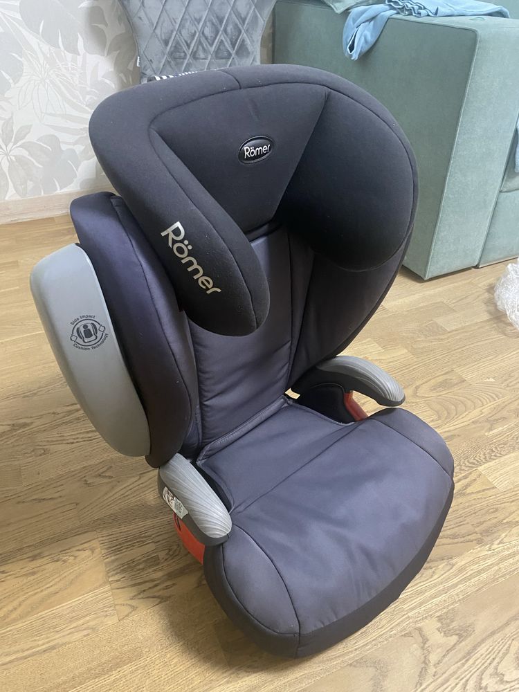 Дитяче автокрісло Britax Romer 15-36 кг (3-12 років)