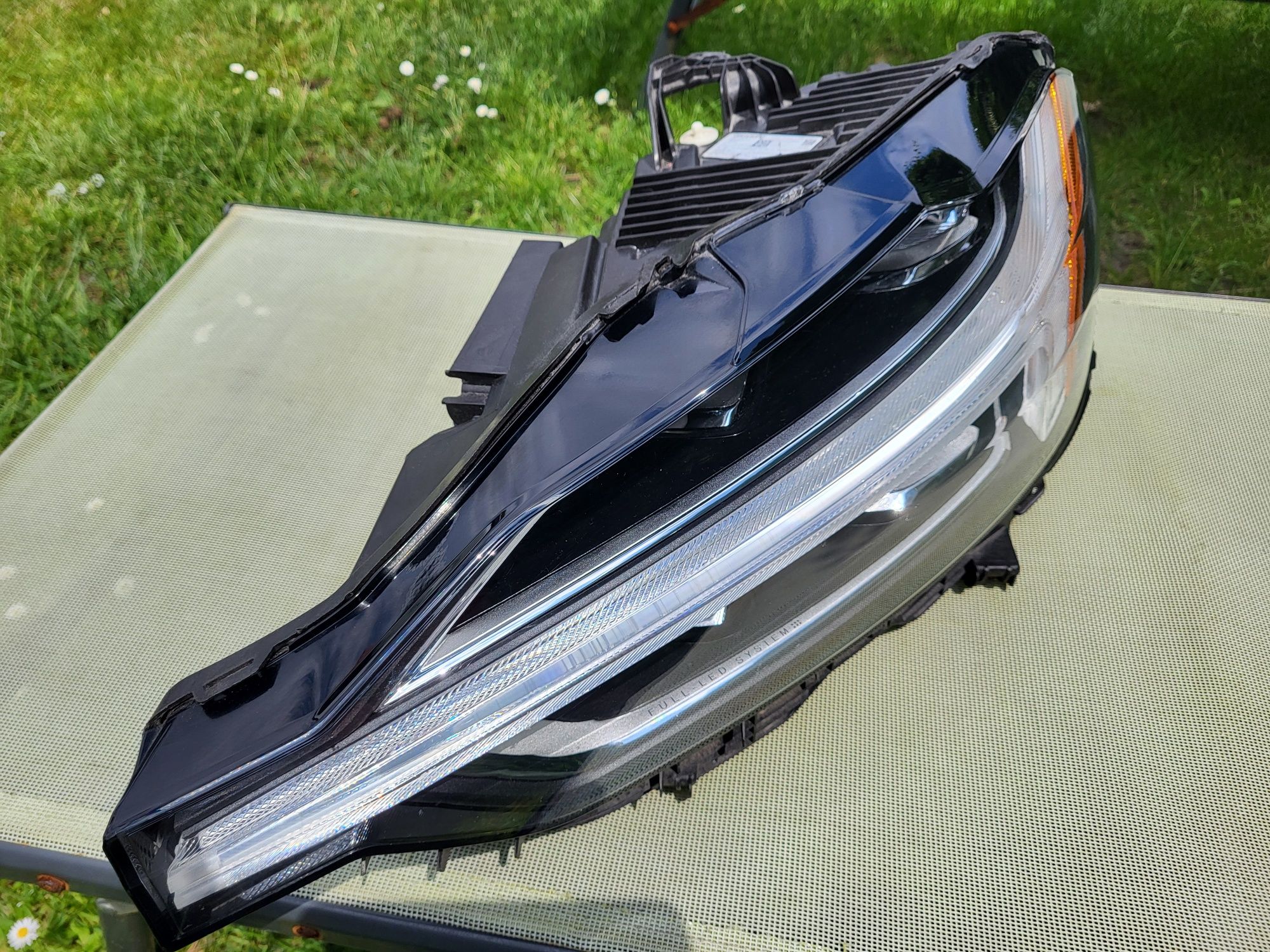 Lampa lewa Xc 60 full led
