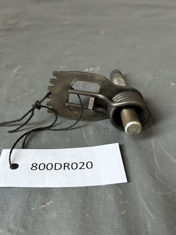 Wybierak wałek zmiany biegów SUZUKI DR800/750