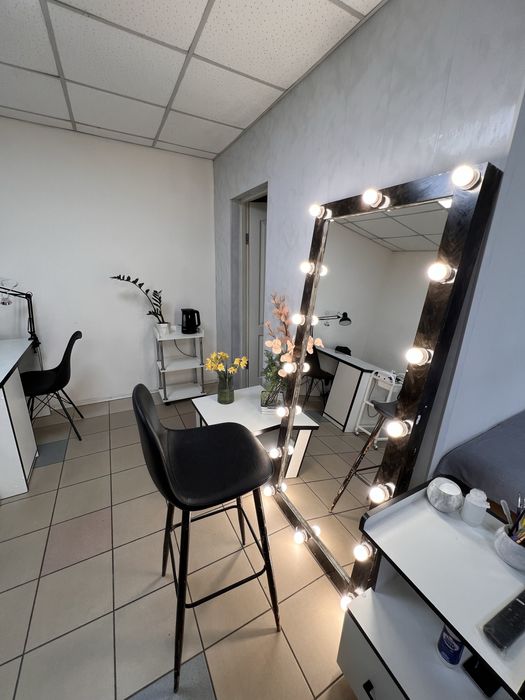 Оренда робочих місць у студії краси