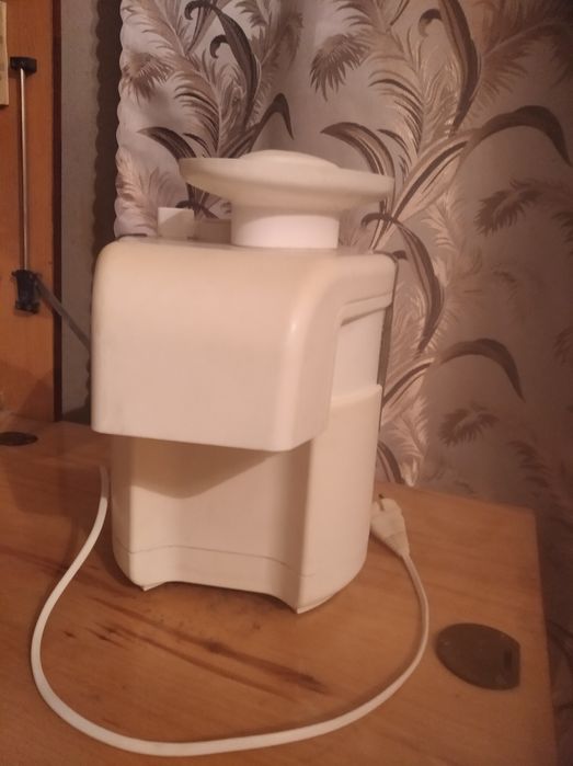 Соковижималка електрична.