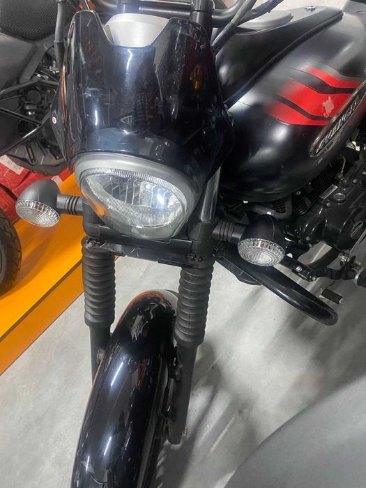 Bajaj Avenger strit cruiser 220 новий
