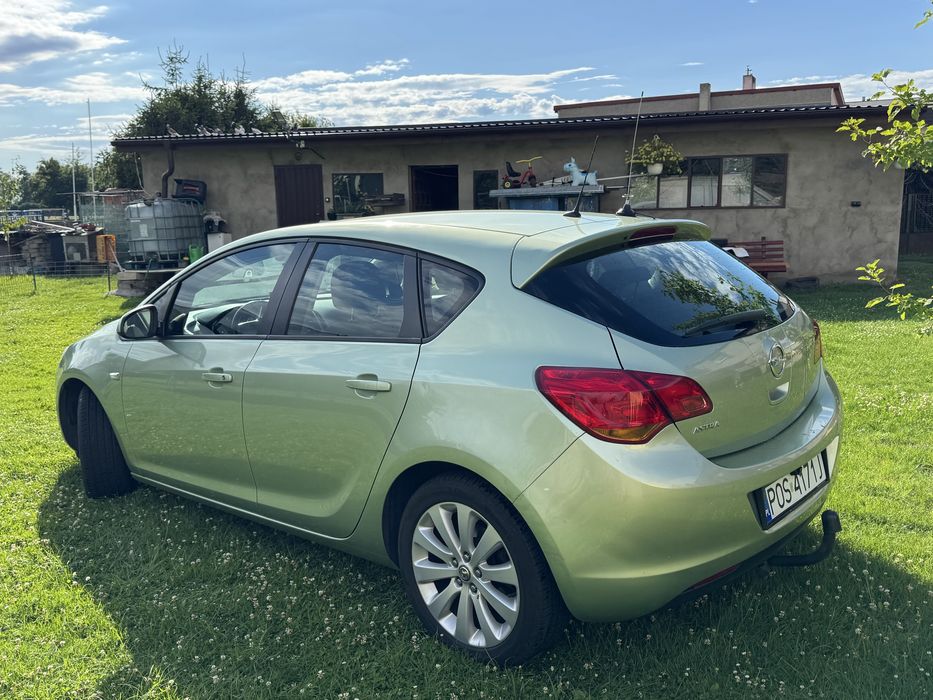 Opel Astra J (IV) 2010r. 1.6 115km