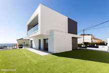 Moradia T4 para venda