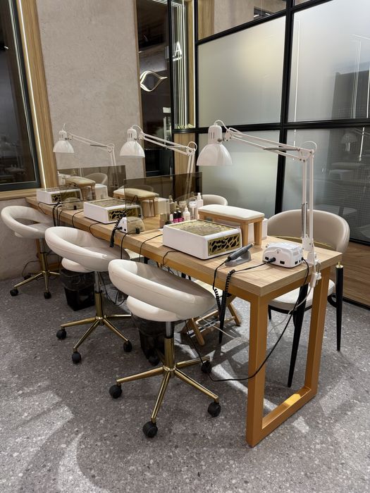 Стіл для манікюру