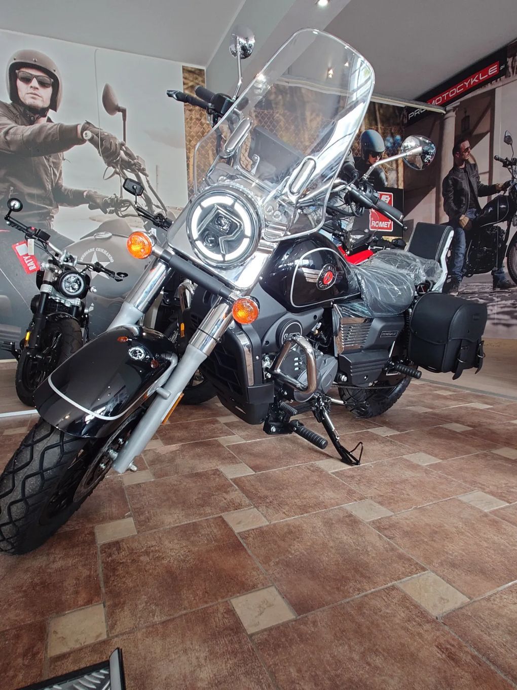 UM Renegade Commando UM Renegade Classic 125 LX