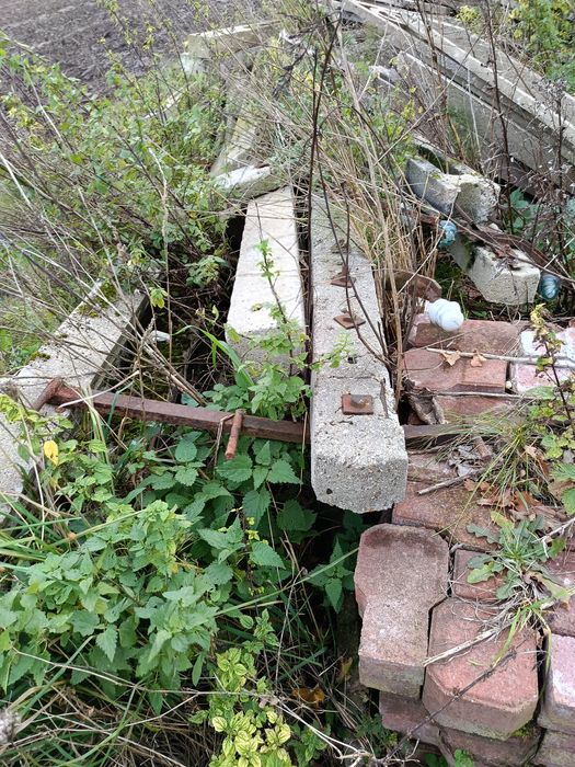 Oddam za darmo słupy energetyczne oraz ogrodzenie betonowe