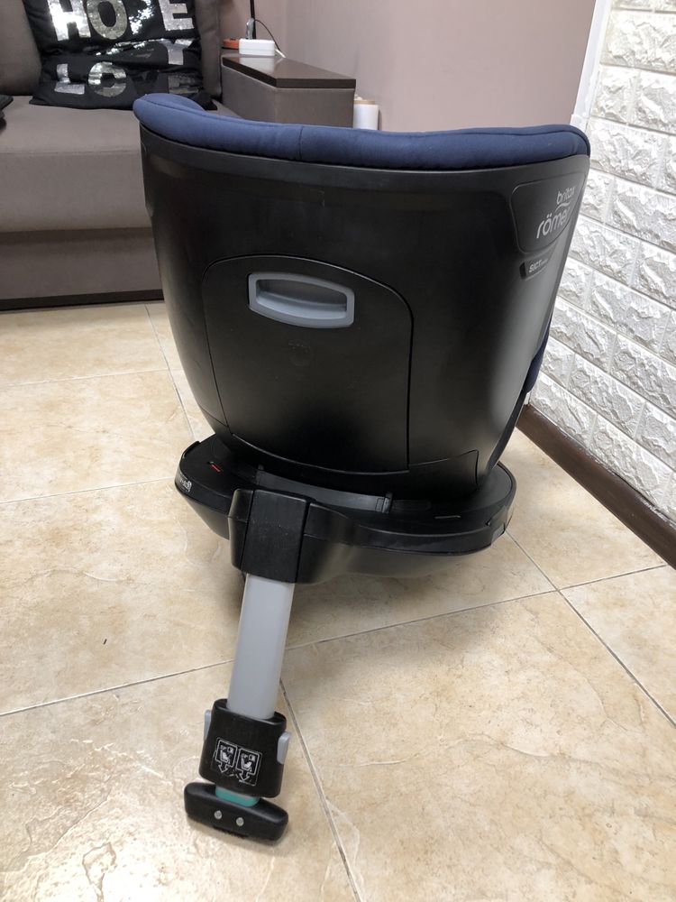 Автокрісло Britax Römer DUALFIX M i-SIZE Група 0+/1 (0-18 кг) 360