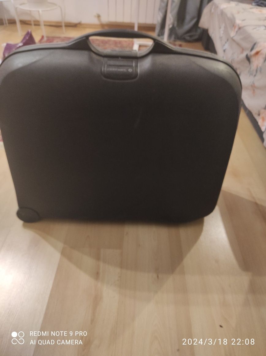 Продам чемодан бу Samsonite