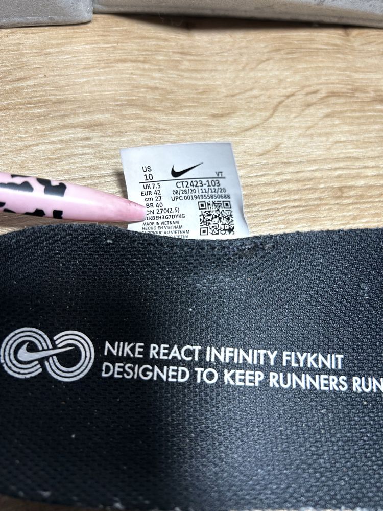 Buty do biegania Nike React Infinity Run 42 Unisex