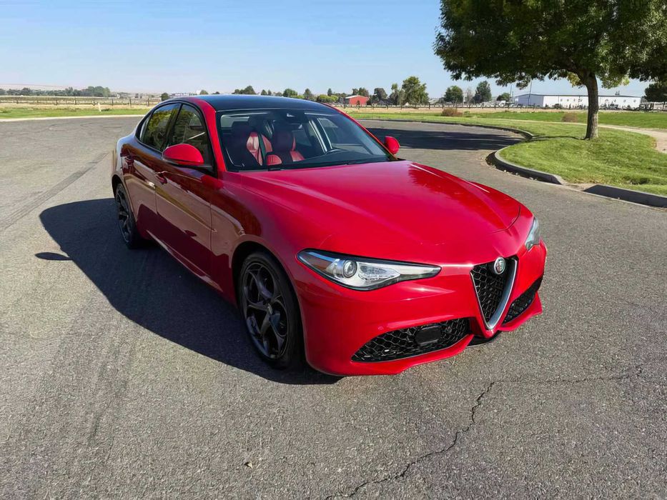 Alfa Romeo Giulia      2018