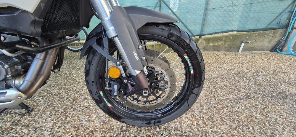Vendo Moto Benelli trk 502x