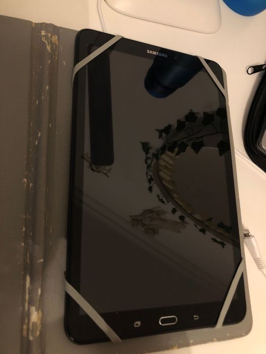 Tablet Samsung SM-T580 16G(com capa protetora)