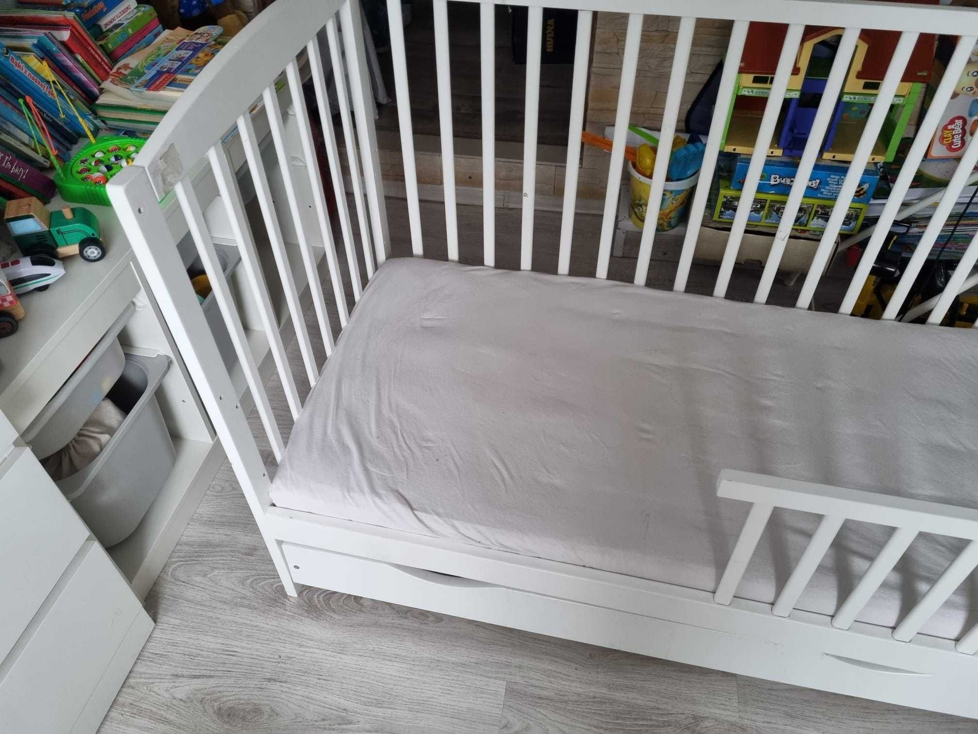 Łóżeczko niemowlęce białe bez materaca