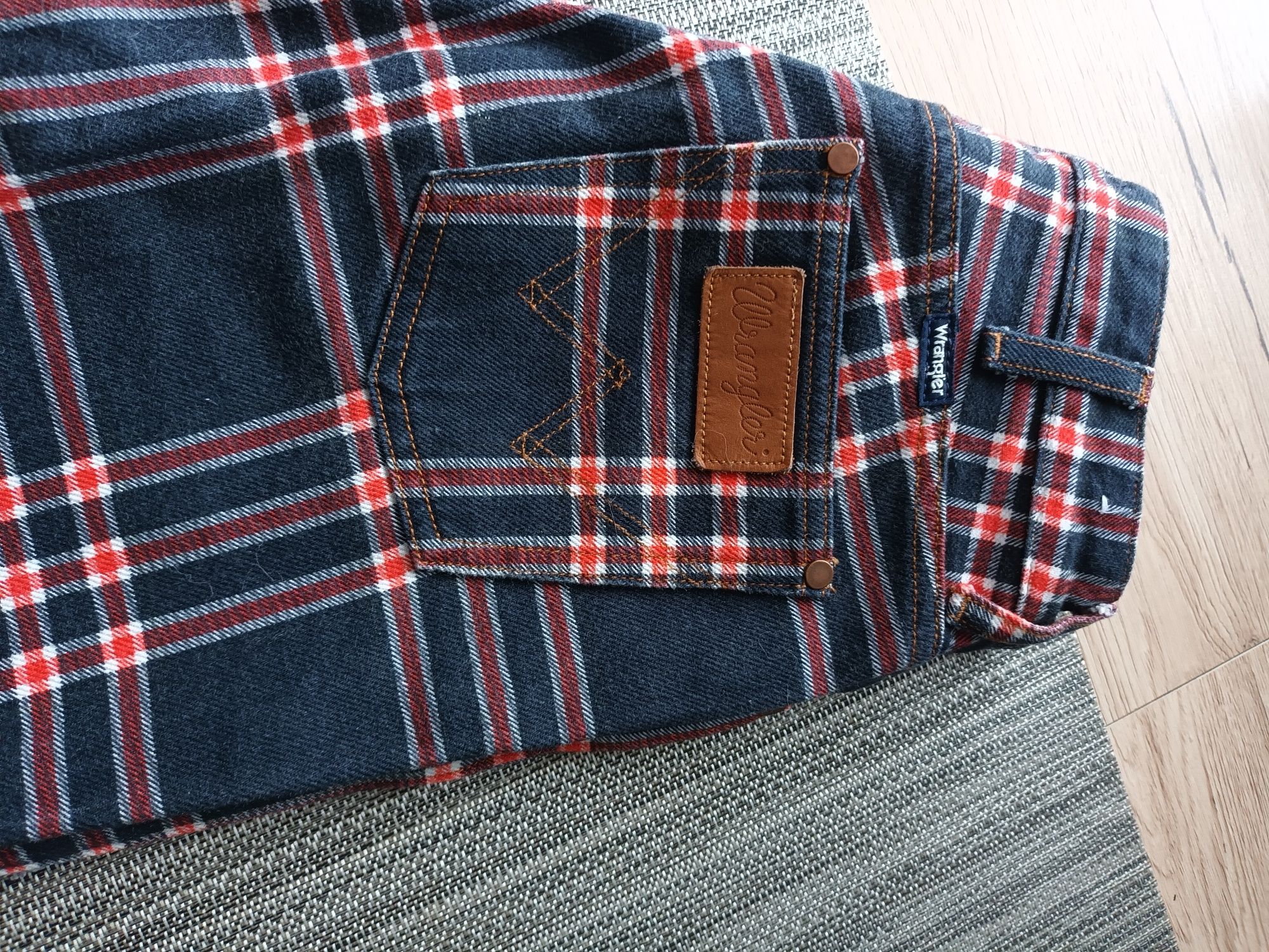 Dzinsy w krate Wrangler W25L32
