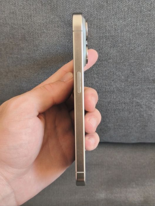 iPhone 15 pro + acessorios